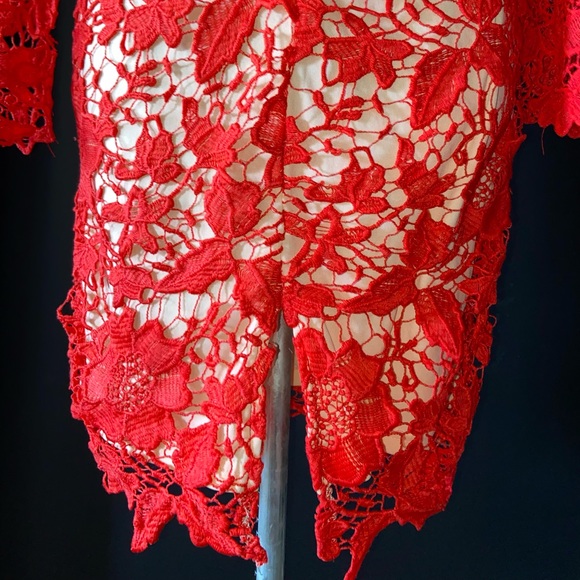 Red lace dress - Picture 4 of 5